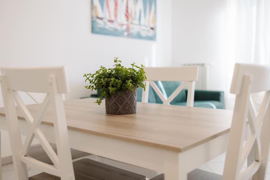Fronte Mare-Piscina- Pista Ciclabile Apartment Imperia Luaran gambar