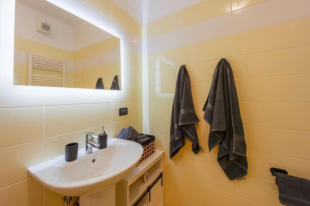 Fronte Mare-Piscina- Pista Ciclabile Apartment Imperia Luaran gambar